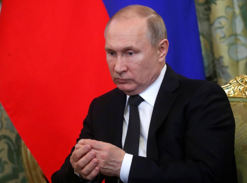 Путин отменил парад Победы из-за коронавируса