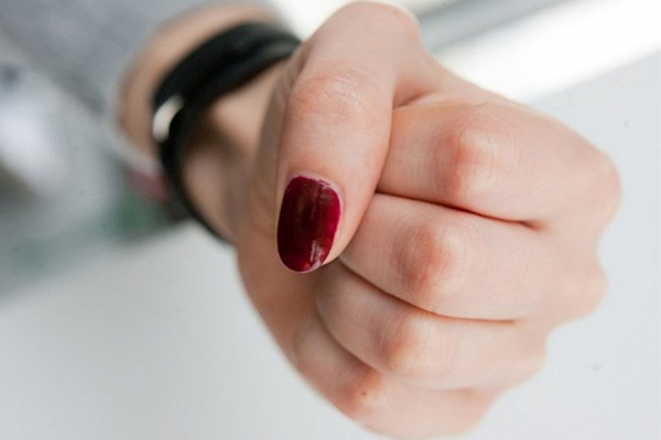 Проверяющую из Госпродпотребслужбы избили в магазине, который она пришла проверять