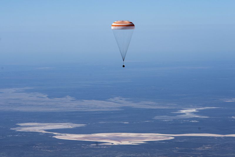 Космический экипаж США-Россия возвращается на совершенно другую Землю