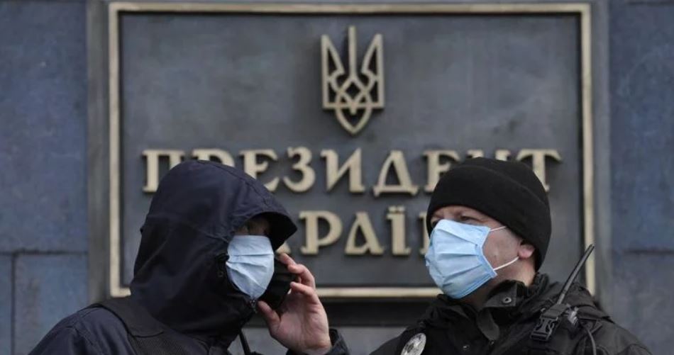 Кошелек или жизнь. Какие социально-экономические пути может выбрать Украина в борьбе с COVID-19?