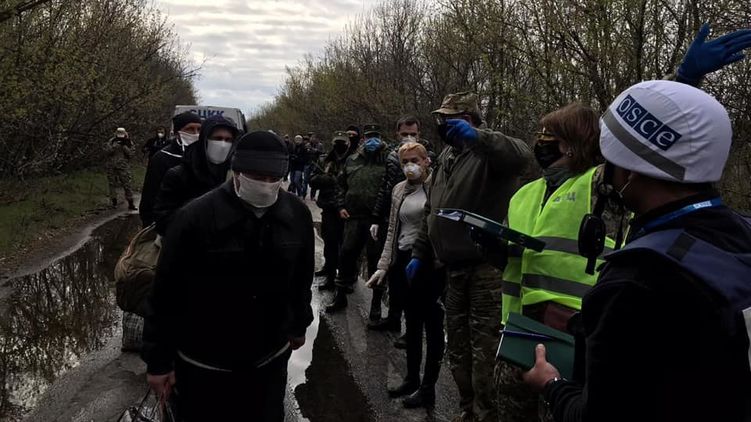 Стало поименно известно, кого Украина сегодня вернула из плена боевиков