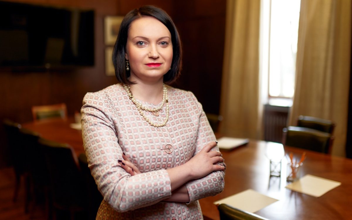 Мінохоронздоров'я вимагає розслідувати закупівлю захисних костюмів держпідприємством