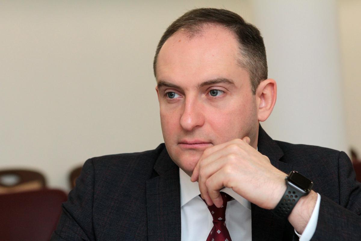 Колишній головний податківець країни так і не зрозумів, за що його звільнили