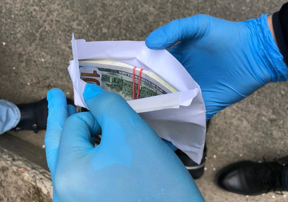 Подсудимый сдал полицейским своего адвоката