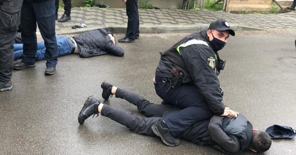 Бійня у Броварах: 100 тітушек, Аваков на килимі у Зеленського, 