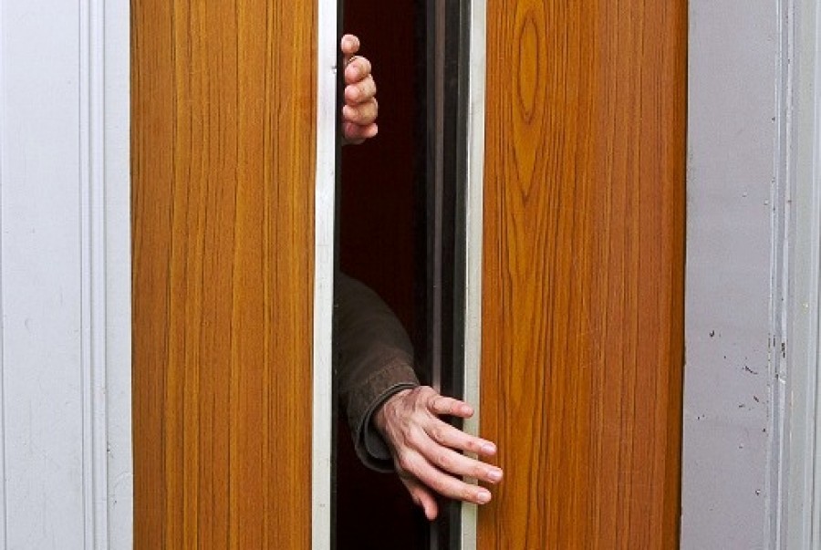 Запорожский педофил, нападавший с ножом на детей в лифтах, услышал приговор