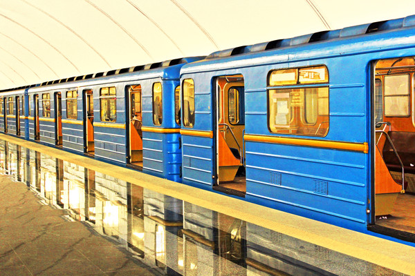 Міністр інфраструктури висловився проти відкриття метро