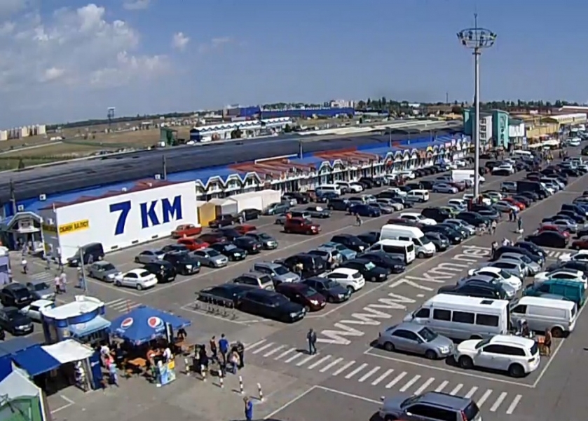 Уряд дозволив відкритися речовим ринкам