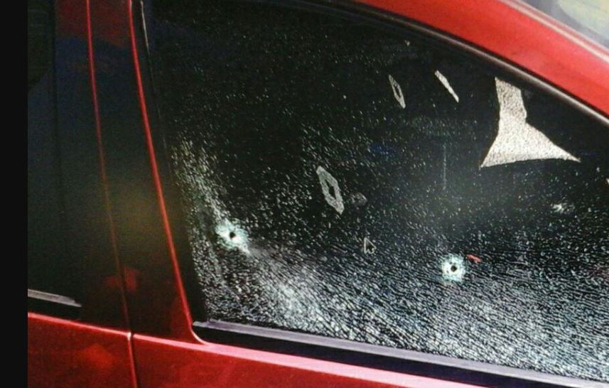 В Харькове водитель устроил стрельбу на дороге