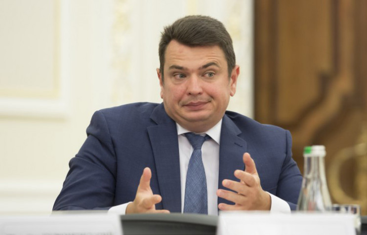Директор НАБУ не вважає конфліктом інтересів кумівство з головою детективів