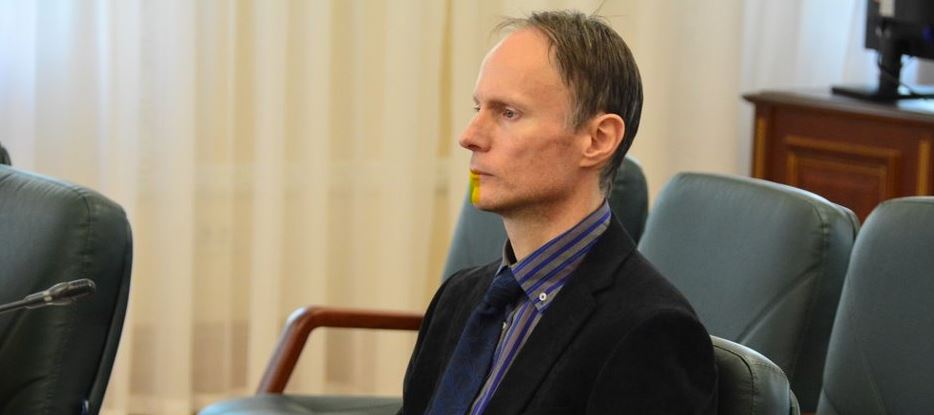 Судью Запорожана, обматерившего полицейских, отстранили и собираются уволить