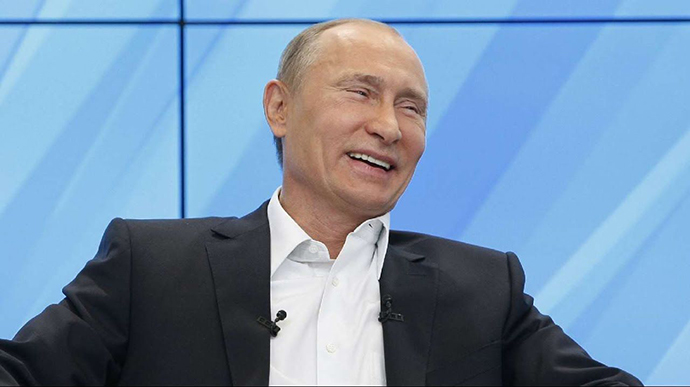 Нова конституція забезпечить Путіну довічне правління