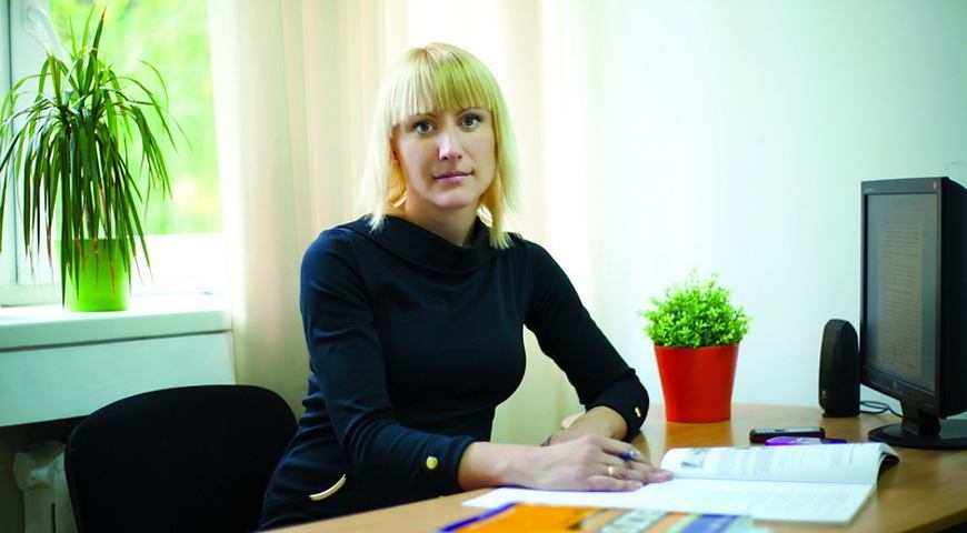 Львівські чиновники за бюджетні гроші мають намір вивчати англійську у дружини депутата