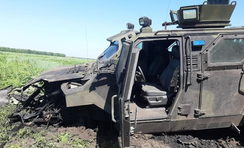 Подрыв военной бронемашины квалифицирован как теракт