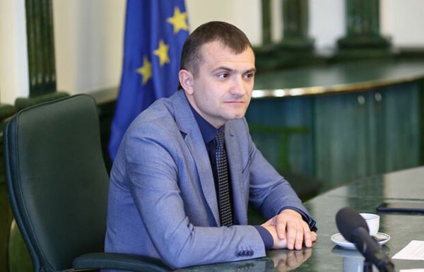 Мер Хмельницького готовий заплатити 17 000 гривень за каву із Зеленським