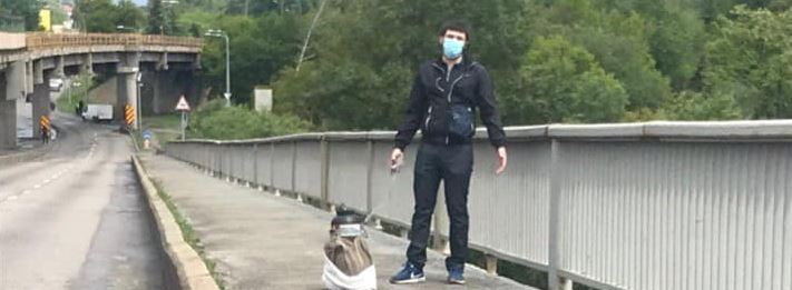 Полиция ведет переговоры с мужчиной, угрожающим взорвать мост Метро (ОБНОВЛЕНО)
