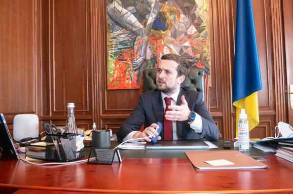 Замголови Офісу президента відпочив в ОАЕ на 360 тисяч гривень