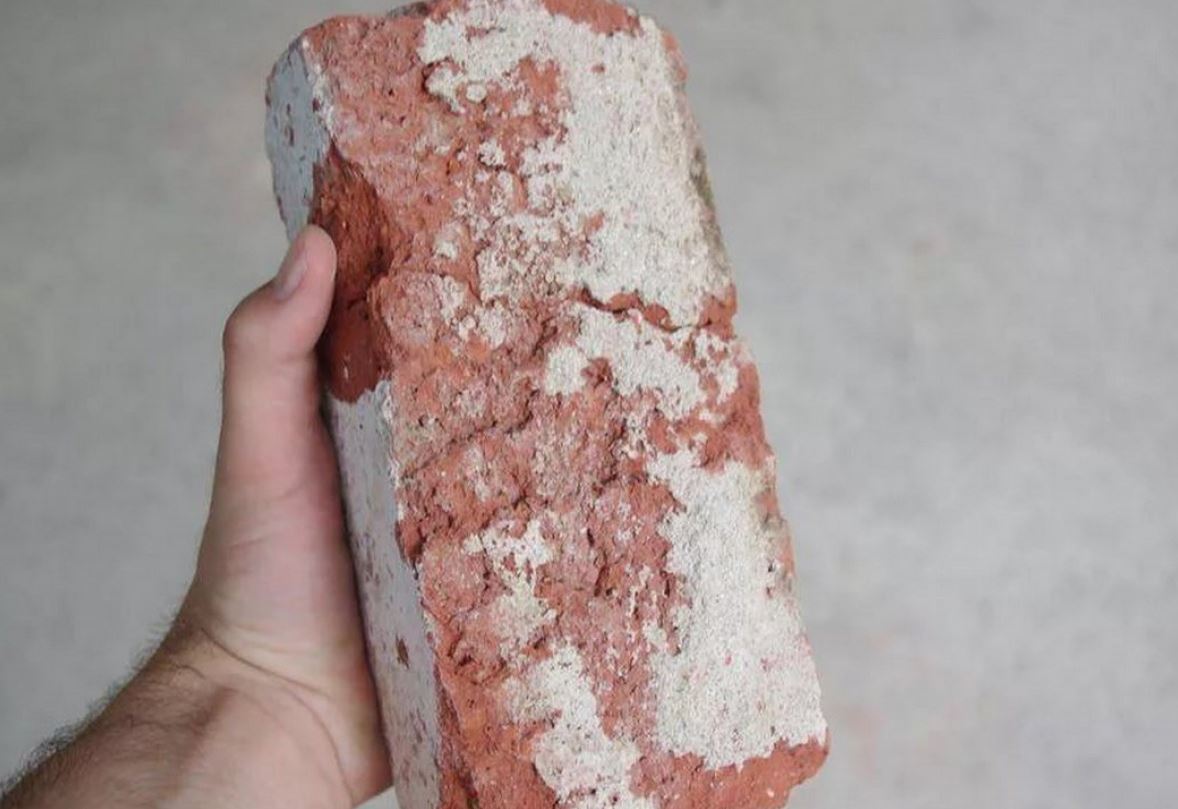 В Скадовске 22-летний преступник изнасиловал и убил бомжа кирпичом