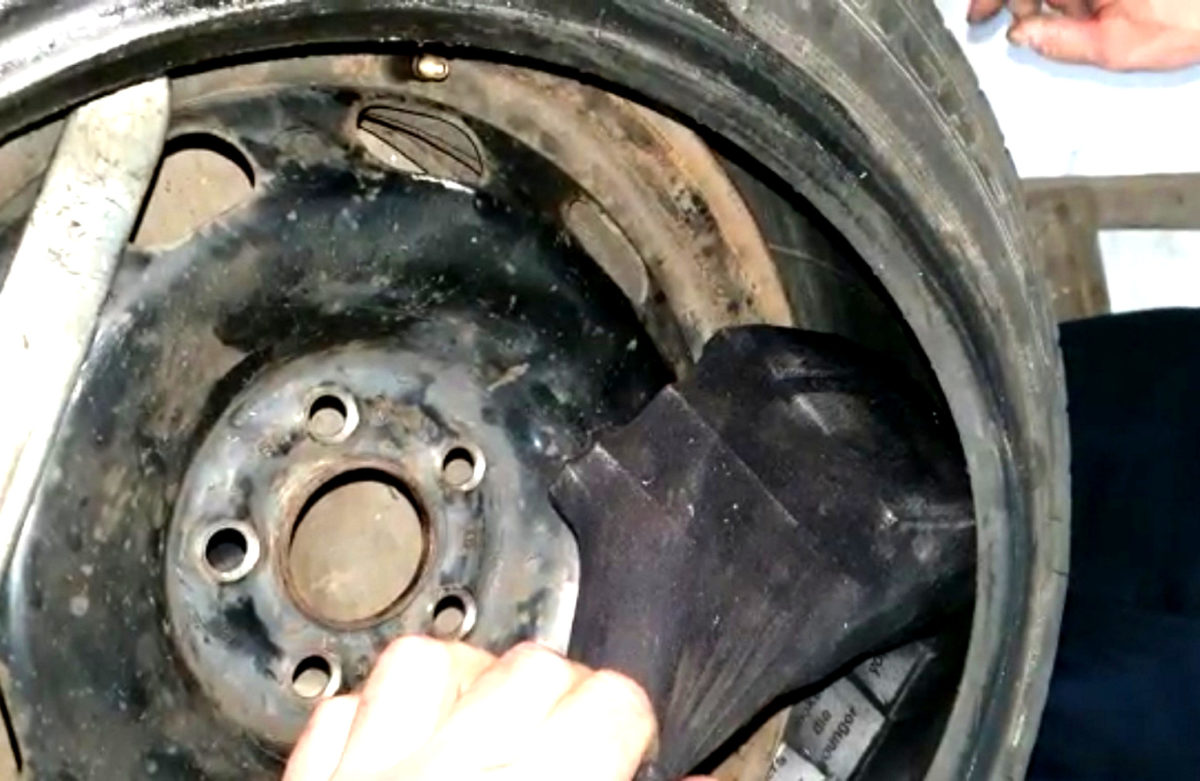 Странность: Женщина пыталась выехать из Украины в Венгрию на пачках сигарет