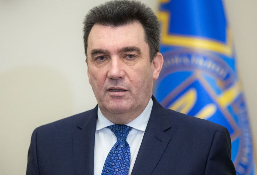 Секретар РНБО вважає пандемію коронавірусу першою біологічною світовою війною