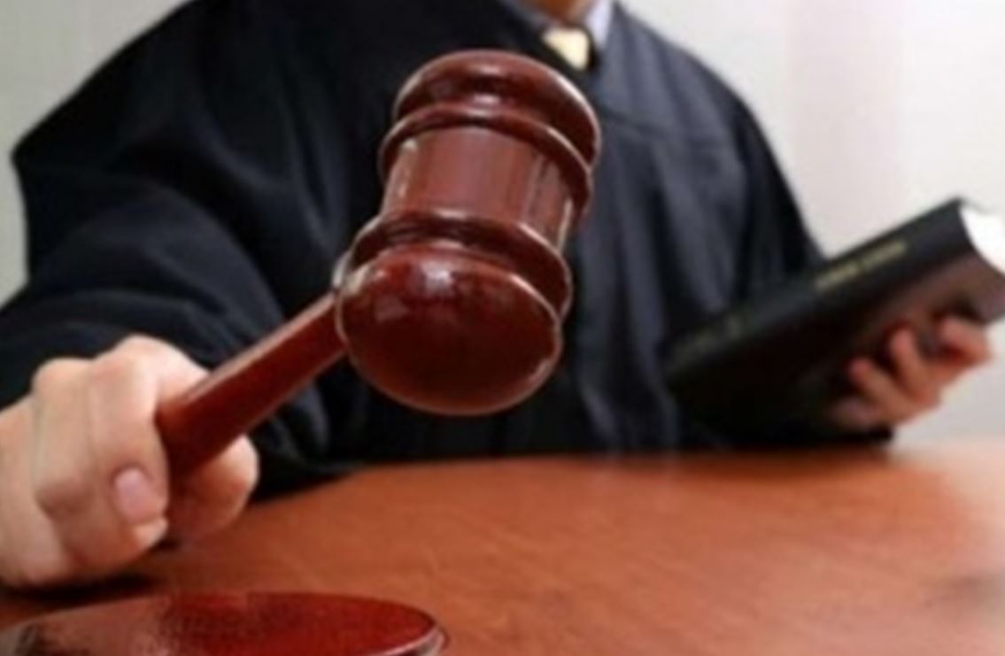 Наказание ждет запорожского адвоката, которая раздевалась в здании суда