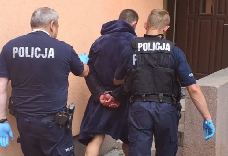 «Ноги по щиколотку в крови» - подробности убийства украинки в Польше