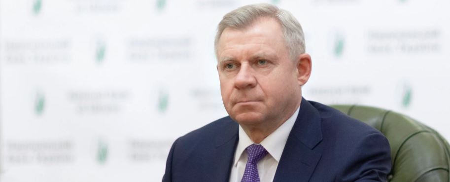 Голова Національного банку Яків Смолій подав заяву про відставку.