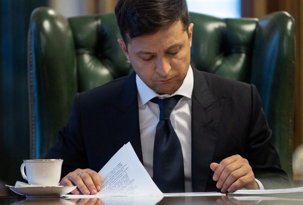За півроку Зеленський помилував десять людей