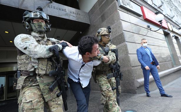 Під час захоплення терориста-олігофрена СБУ працювала за спинами журналістів