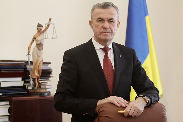 Суд відсторонив Холоднюка з посади голови Державної судової адміністрації