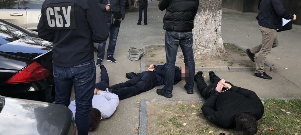 СБУ затримала підозрюваних у «продажу» місць помічників депутатів ВР