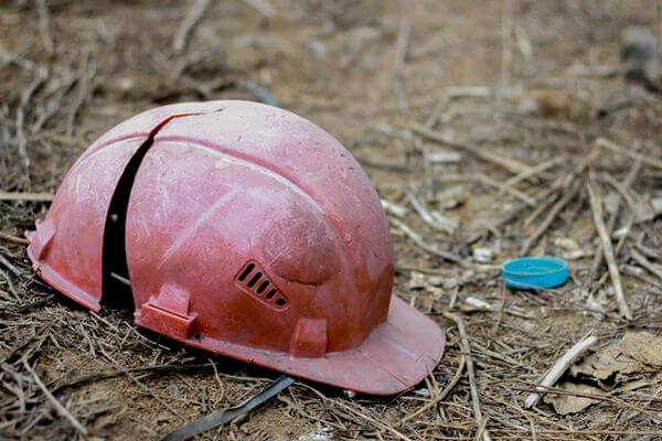 В Харькове директор фирмы, рабочий которой упал с высотки и погиб, остался на свободе