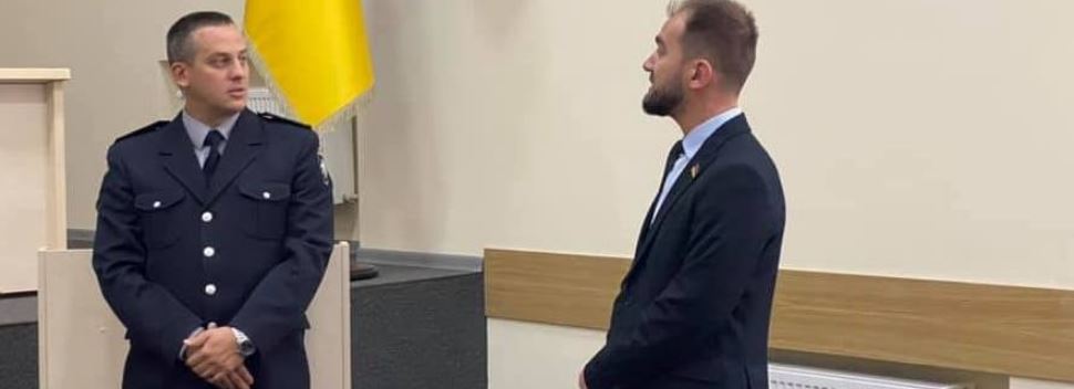 Сюр: Нардеп від «СН» Юрченко прийшов перевіряти відділення поліції, куди його доставляли за крадіжку пива