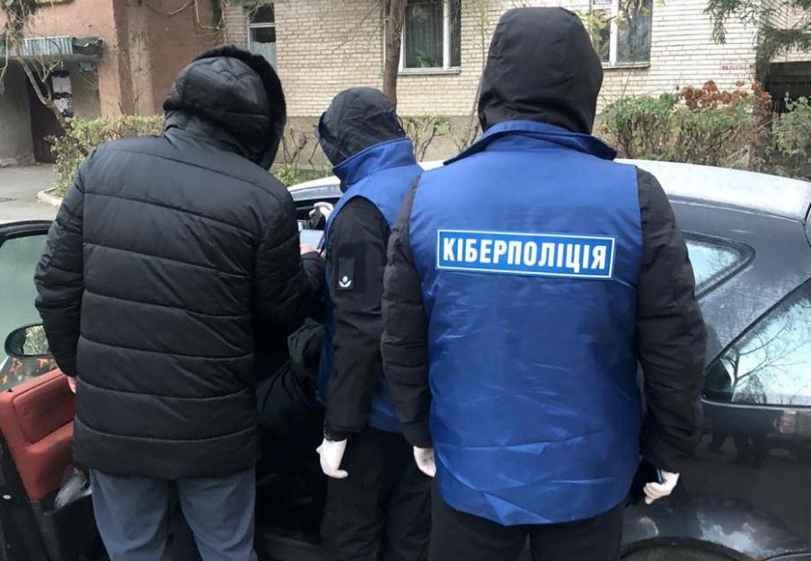 В Луцке 62-летний мужчина заставлял детей сниматься в порно