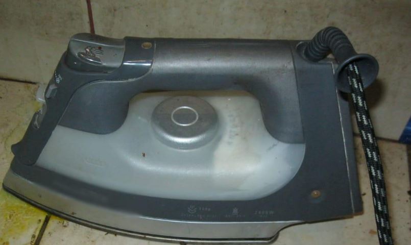 Под Киевом задержали бандитов, которые пытали людей утюгом