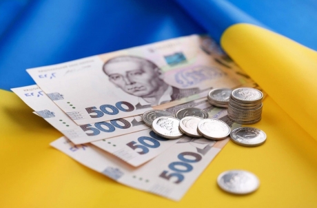Сегодня в Украине меняются зарплаты, пенсии и другие выплаты. Кто и сколько получит
