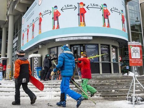 Со швейцарского курорта сбежали 200 британцев, которых отправляли на изоляцию из-за COVID-19