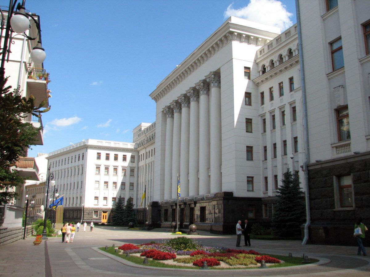 Полиция усилила охрану возле Офиса президента Украины