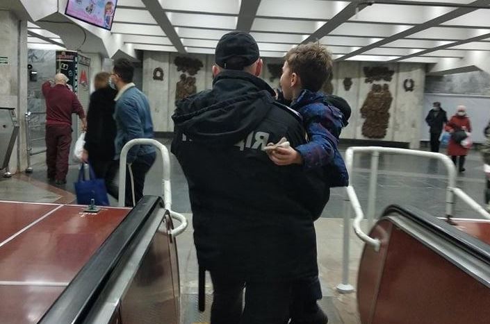 В харьковском метро руку 5-летнего ребенка затянуло в эскалатор