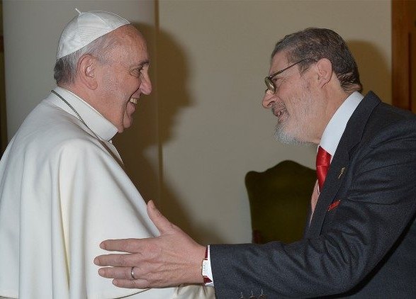 Личный врач Папы Римского умер от осложнений после COVID-19