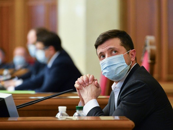 С начала года рейтинг доверия среди политиков возглавляет Зеленский - опрос
