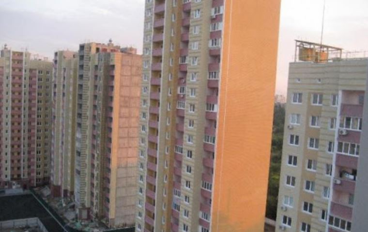 В Киеве еще одна девочка упала с высотки