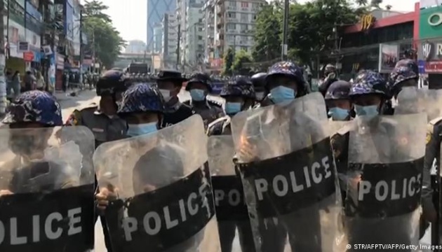 У М'янмі затримали понад 140 протестувальників