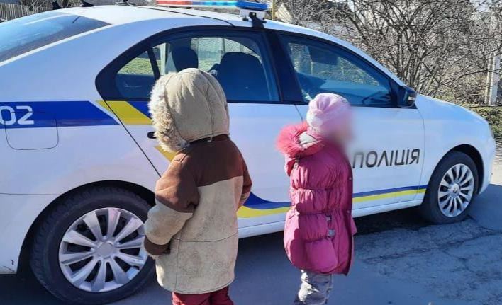 На Херсонщині у батьків-алкоголіків поліція забрала дітей