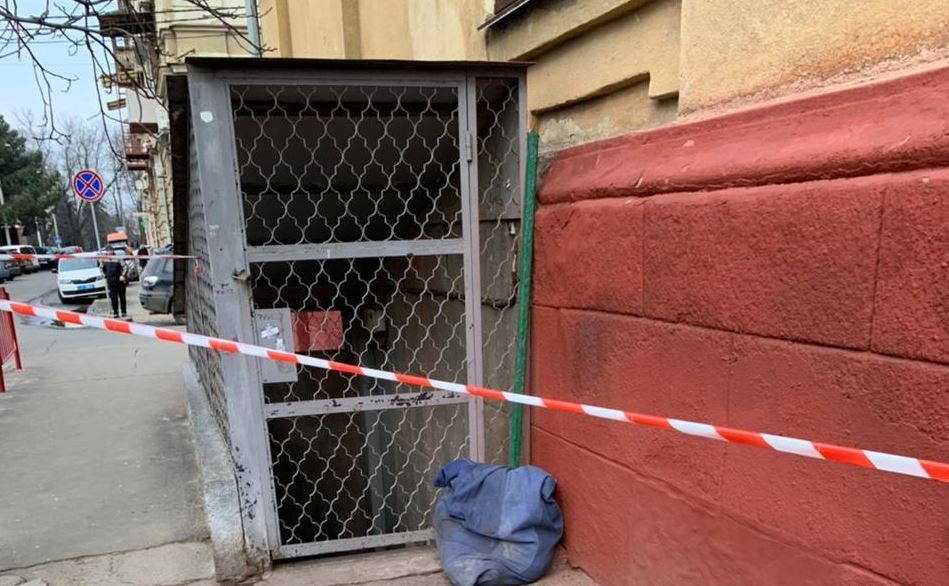 Возле старейшей одесской гимназии обнаружили мешок с трупом женщины