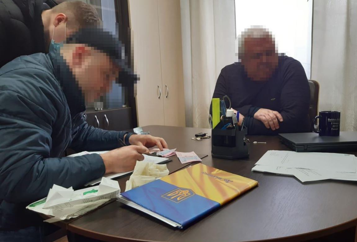В Кировоградской области задержан на взятке и.о. начальника облуправления рыбного хозяйства