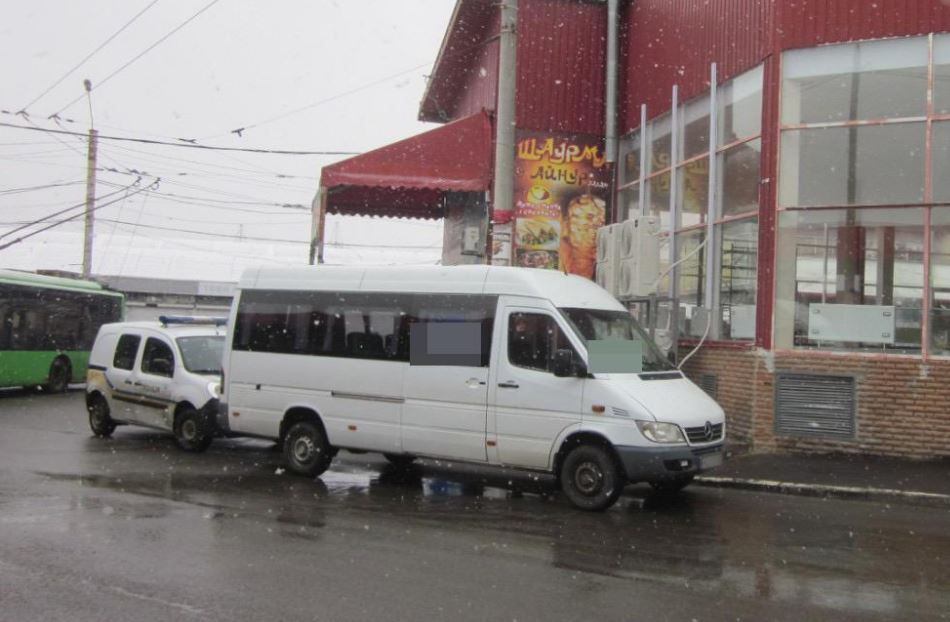 В Харькове маршрутчики не поделили пассажиров – началась поножовщина