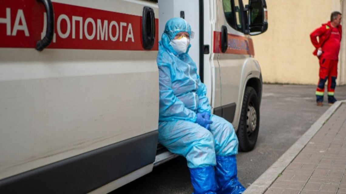 Нова хвиля коронавірусу в Україні може стати національною катастрофою – НАНУ