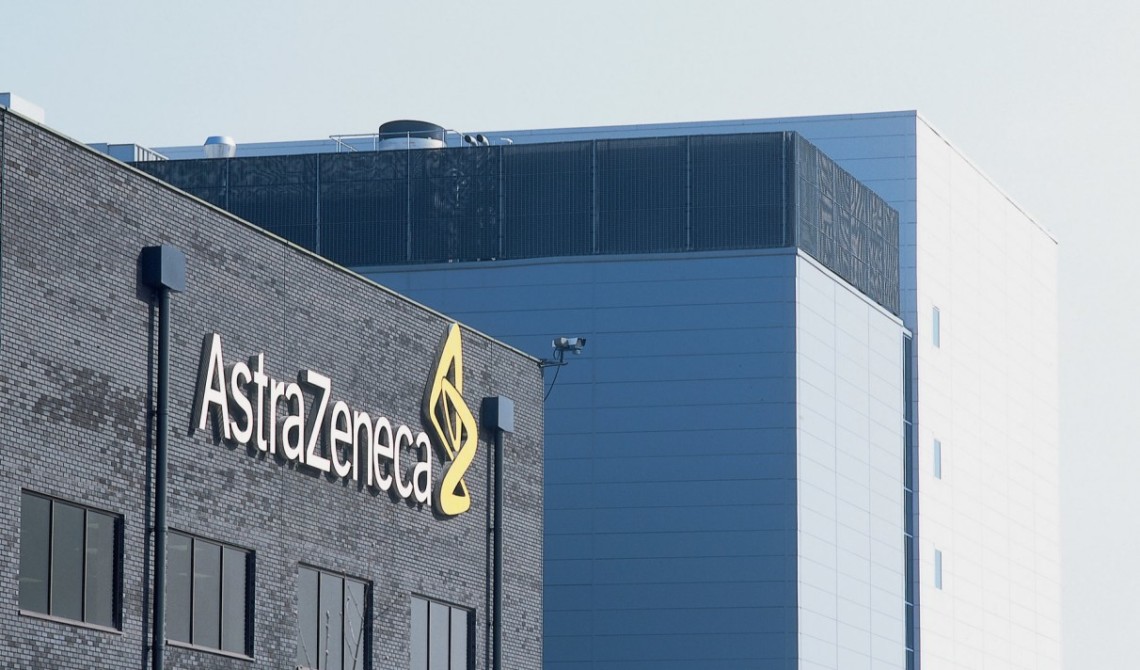 Еврокомиссия готовится начать расследование против AstraZeneca – Politico