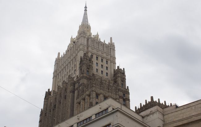 Россия выдворила 10 американских дипломатов в ответ на санкции США